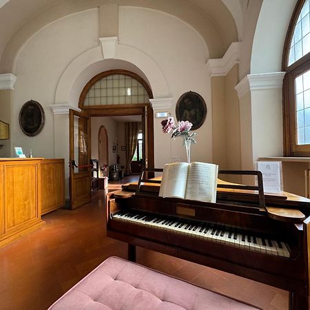 Hotel Monastero Ss. Annunziata Todi Exterior foto The piano room