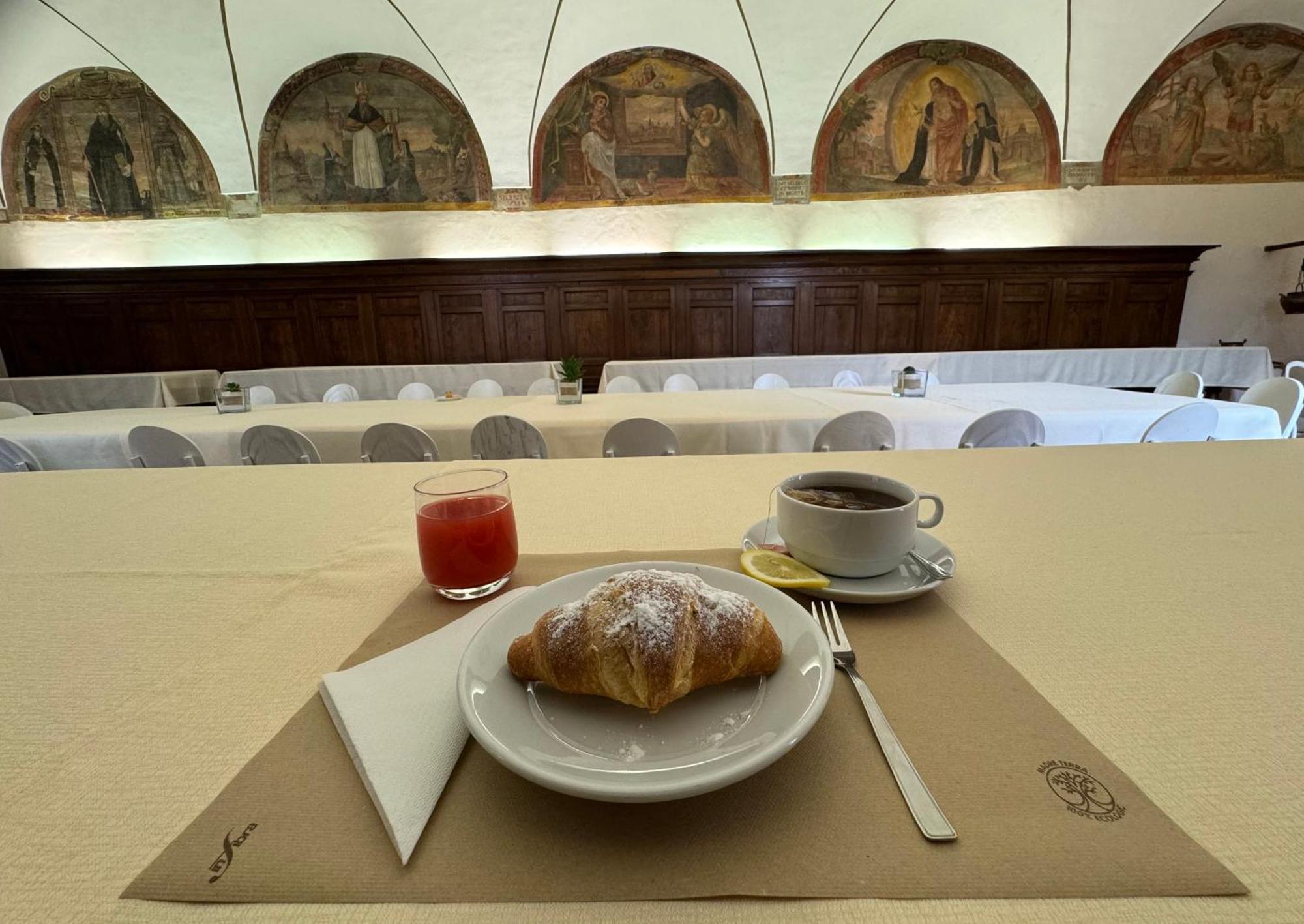 Hotel Monastero Ss. Annunziata Todi Exterior foto Breakfast at the Caffè Greco