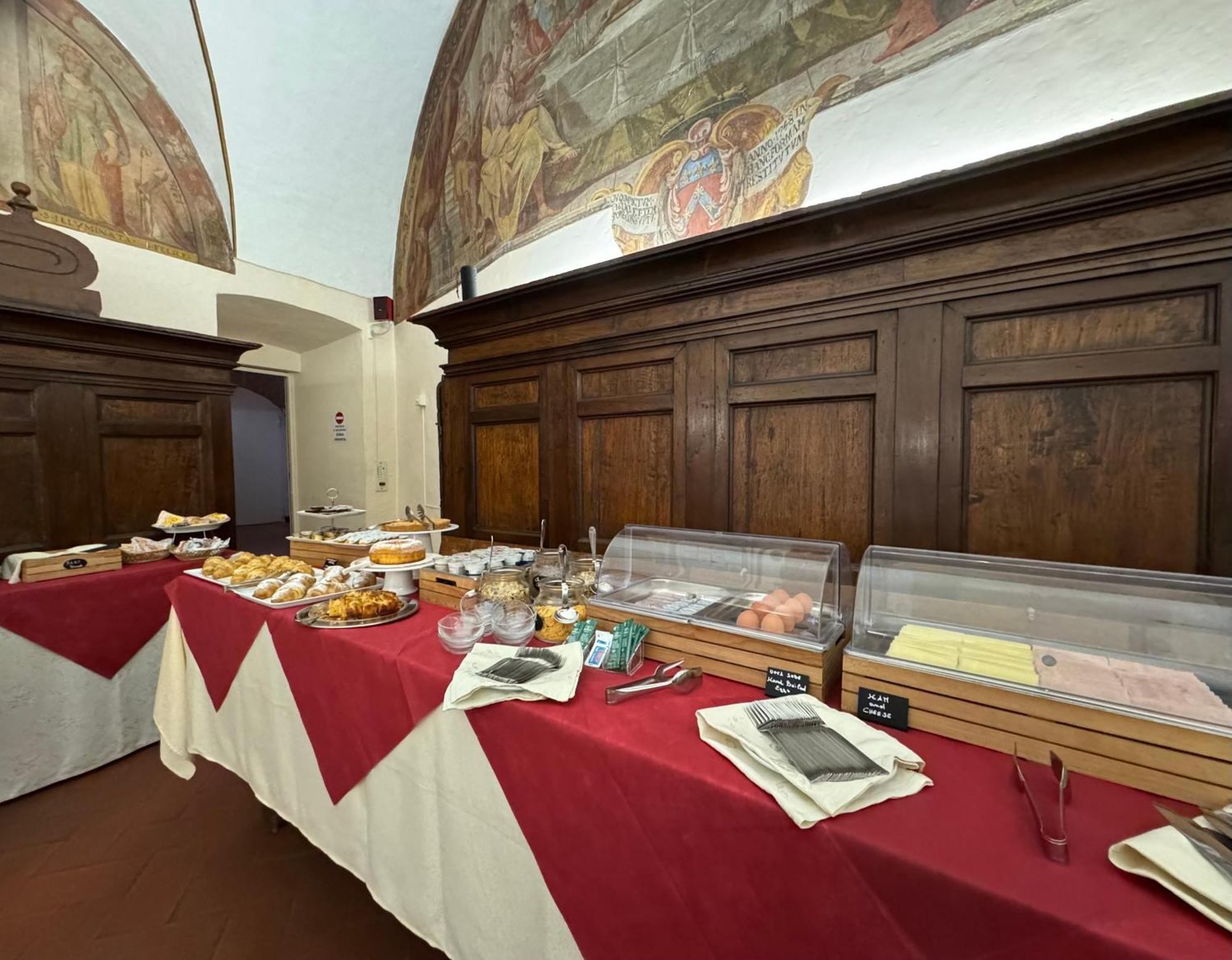 Hotel Monastero Ss. Annunziata Todi Exterior foto The buffet at the 2019 edition of the festival