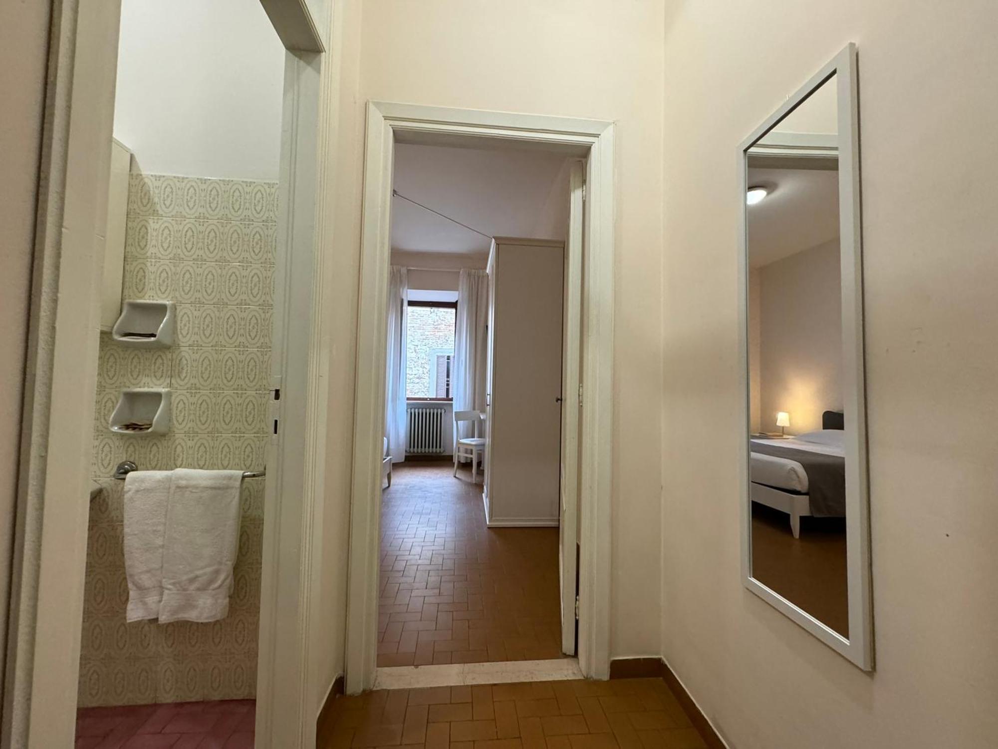 Hotel Monastero Ss. Annunziata Todi Exterior foto A typical room at the hotel